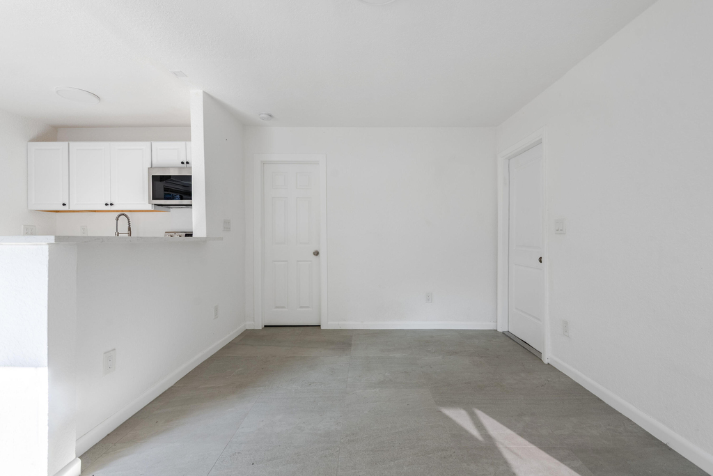 538 28th Street - Photo 9