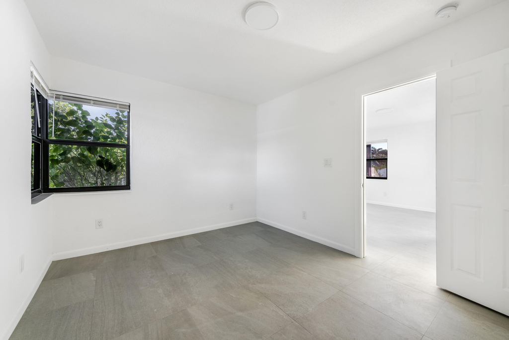 538 28th Street - Photo 14