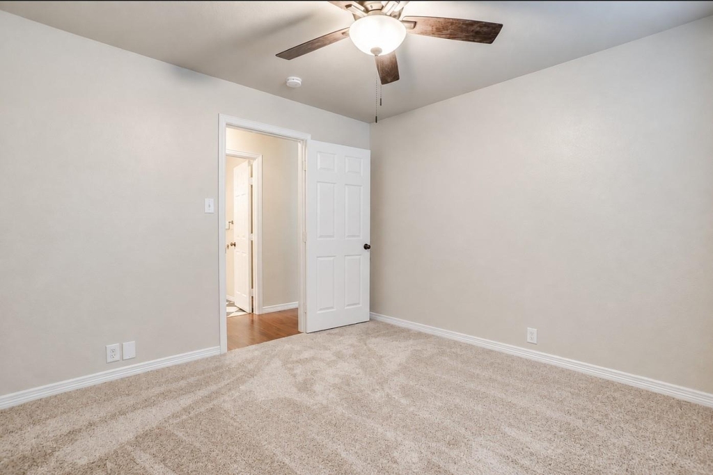 1813 Thomas Place - Photo 15