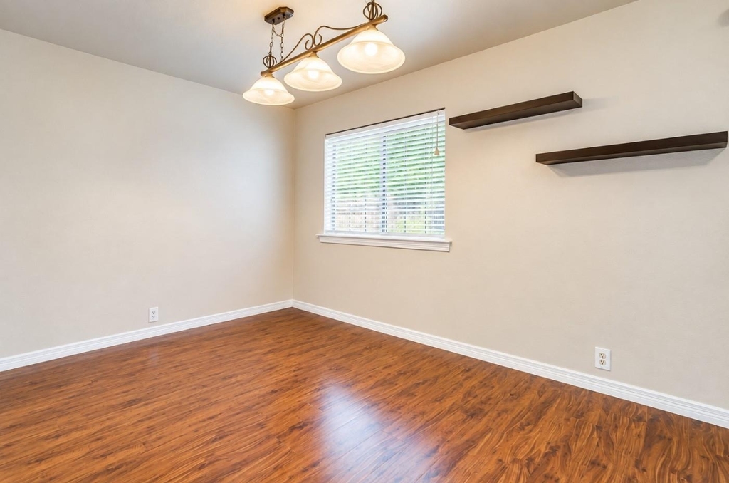 1813 Thomas Place - Photo 9
