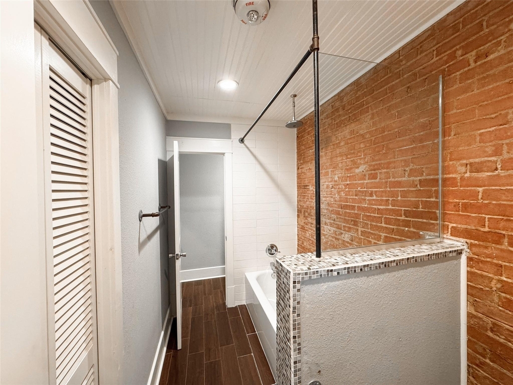 2816 Lee Street - Photo 10