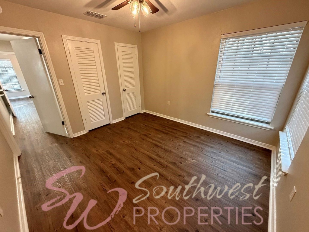 107 Greenview Drive - Photo 9