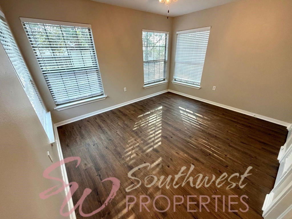 107 Greenview Drive - Photo 15