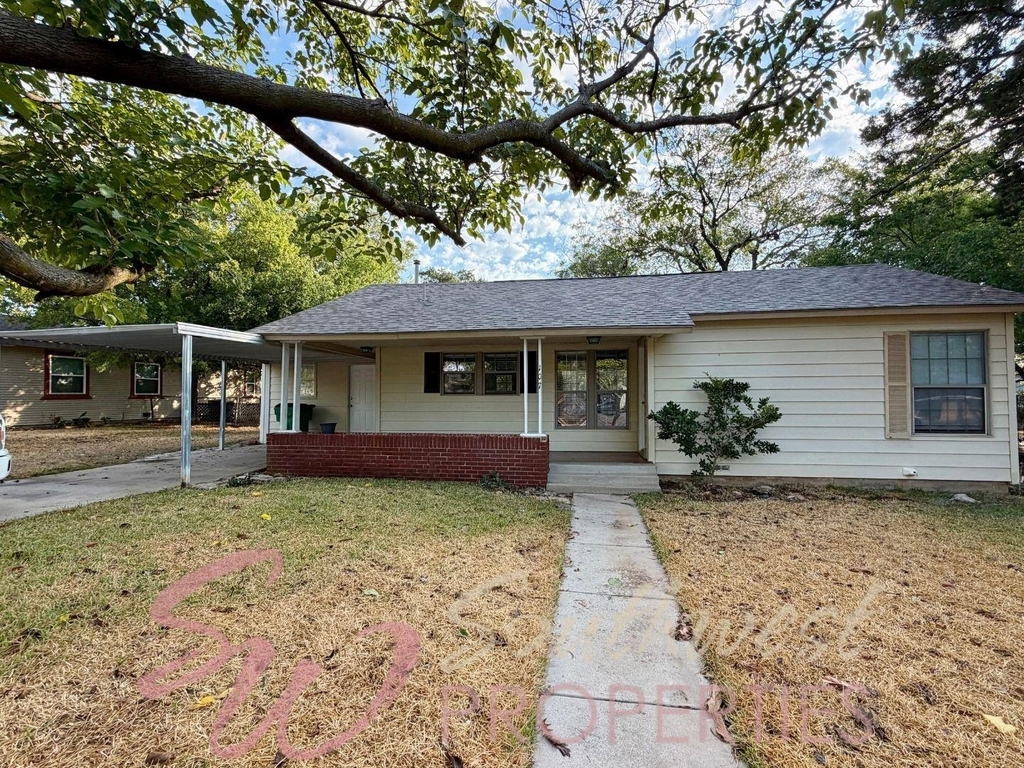 107 Greenview Drive - Photo 1