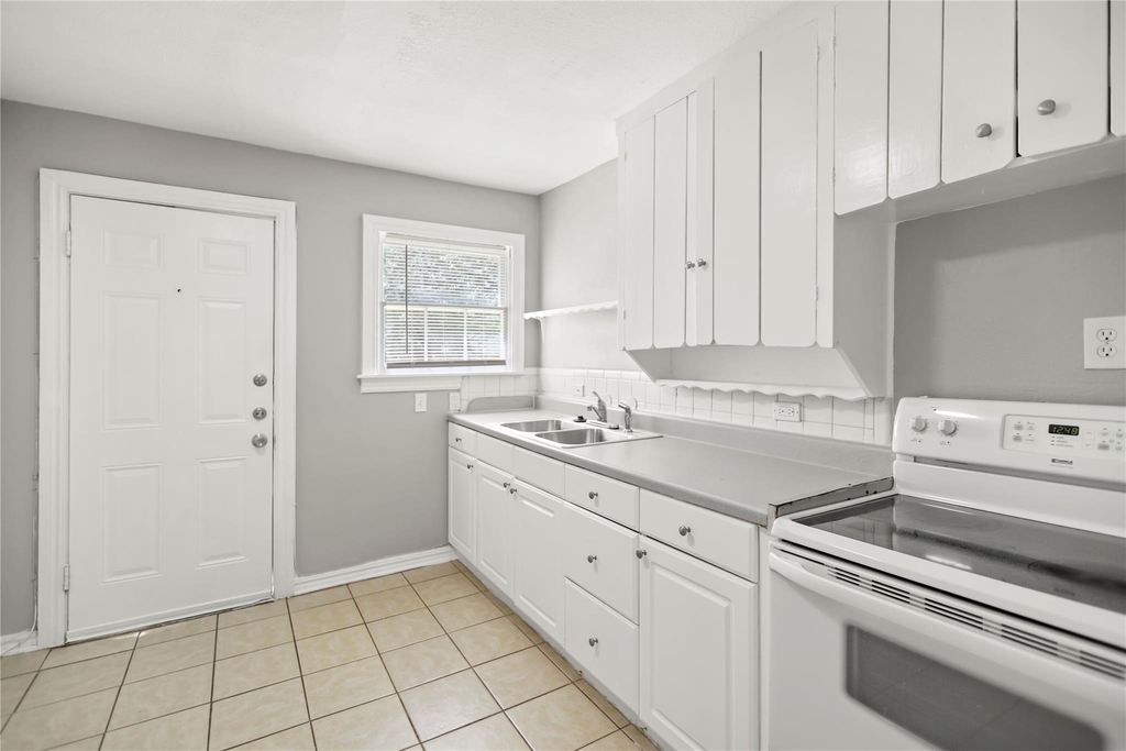 4112 Hampshire Boulevard - Photo 8