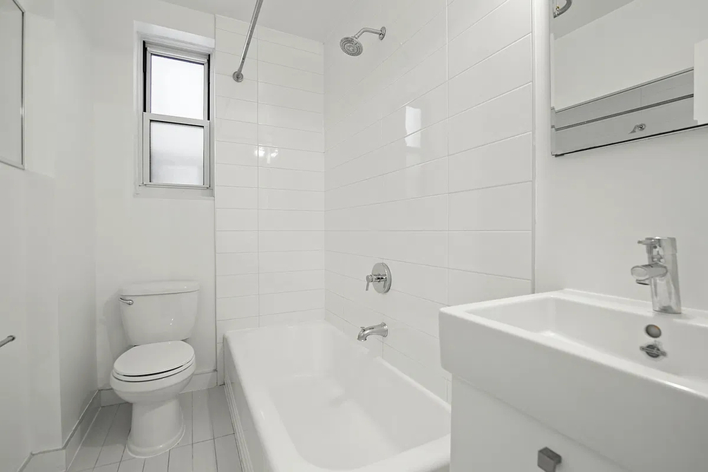 West 18th Street - Photo 5