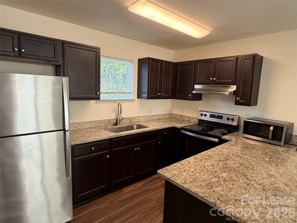 2029 Oakdale Road - Photo 3