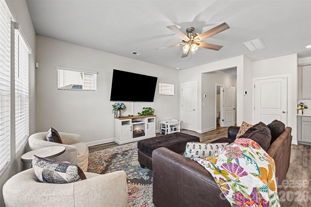 408 Luna Lane - Photo 4