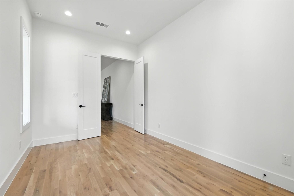 4604 Hopkins - Photo 15