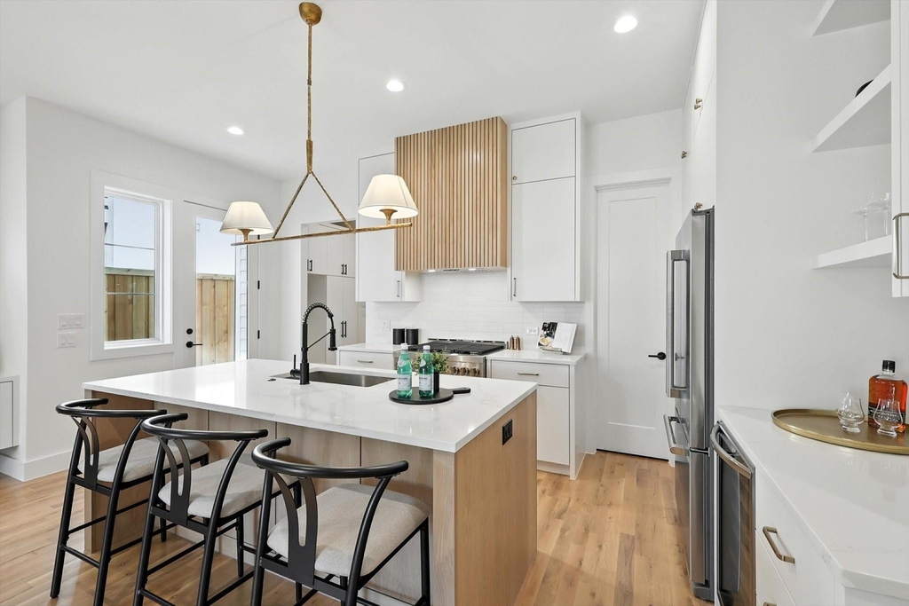 4604 Hopkins - Photo 7