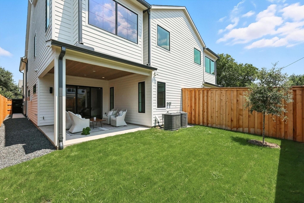 4604 Hopkins - Photo 33