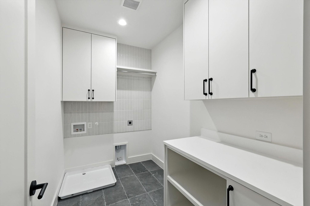 4604 Hopkins - Photo 16