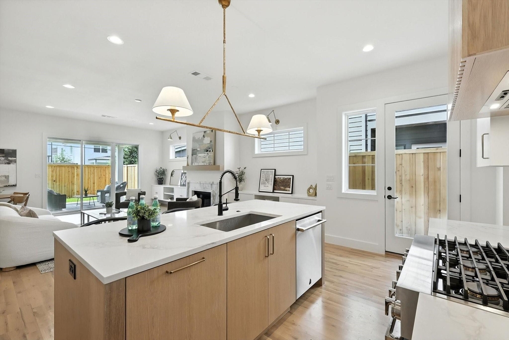 4604 Hopkins - Photo 6