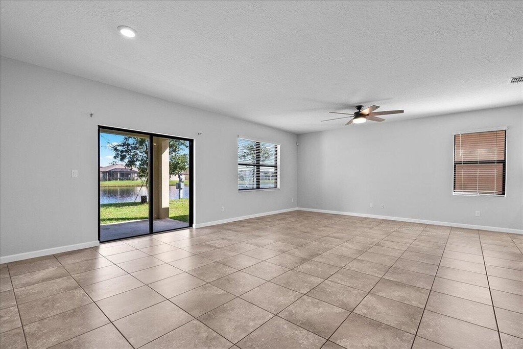 6270 Nw Regent Street - Photo 7