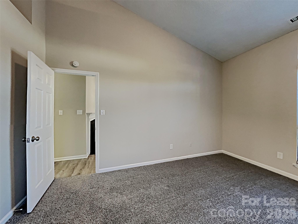 423 Cottonwood Park Drive - Photo 7