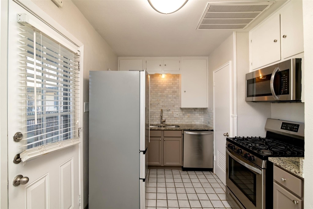 4738 El Campo Avenue - Photo 9