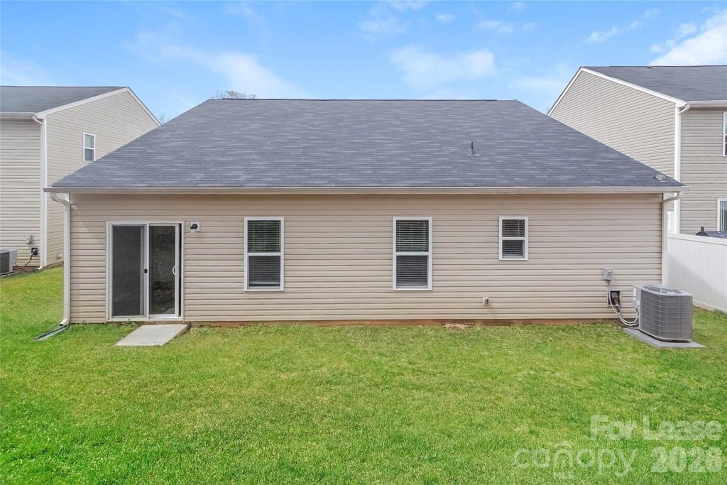 960 Joselynn Drive - Photo 14