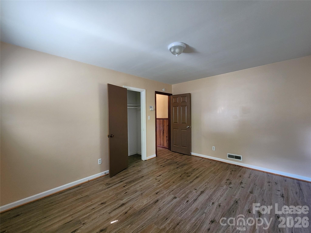 1621 Eastway Drive - Photo 17