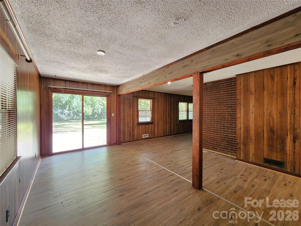 1621 Eastway Drive - Photo 6