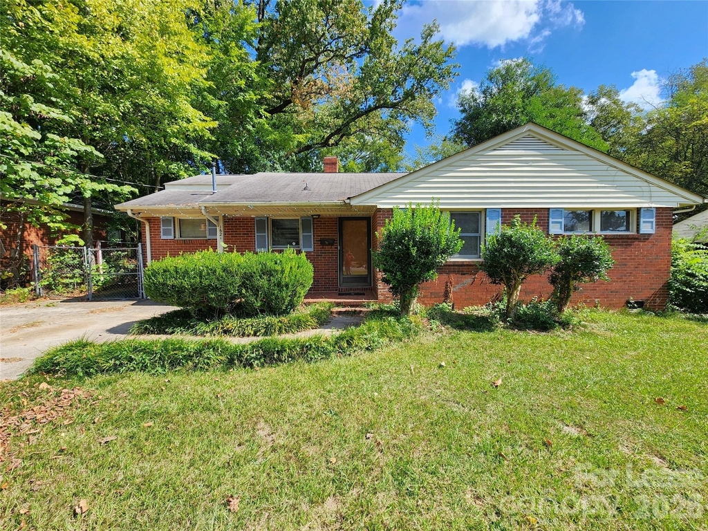 1621 Eastway Drive - Photo 0