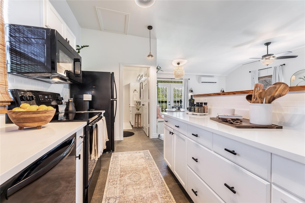 2402 Misty Lane - Photo 8