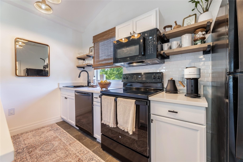 2402 Misty Lane - Photo 9