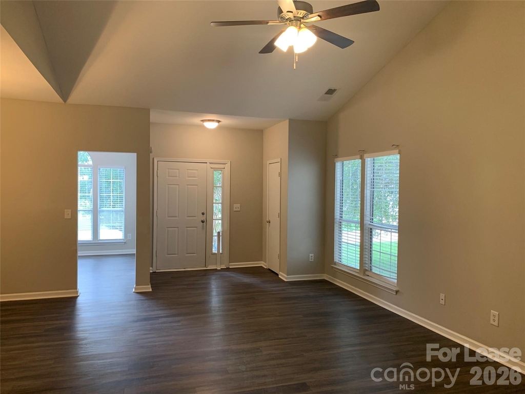 5012 Windcrest Way - Photo 1