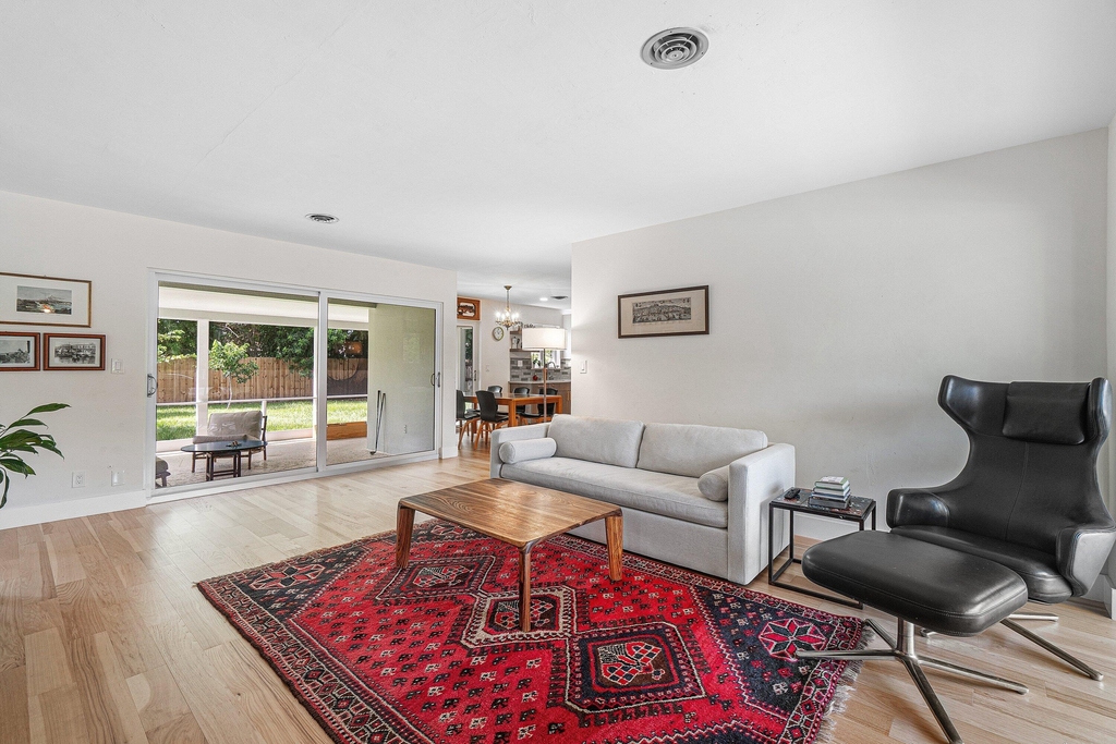 1244 Sw 5th Street - Photo 5