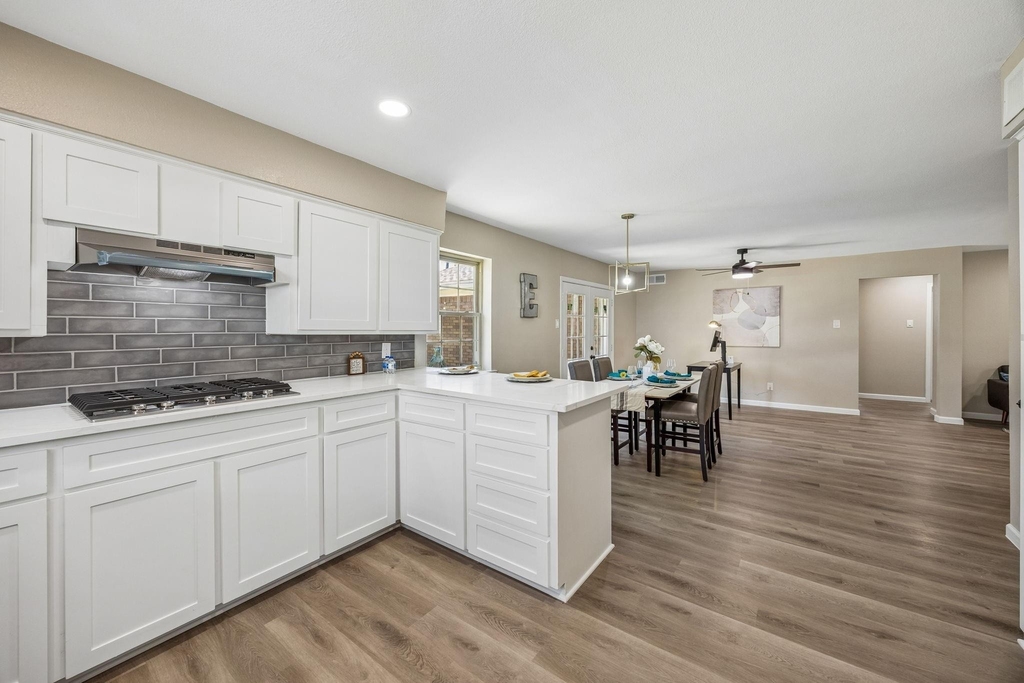 1725 Bardfield Avenue - Photo 4