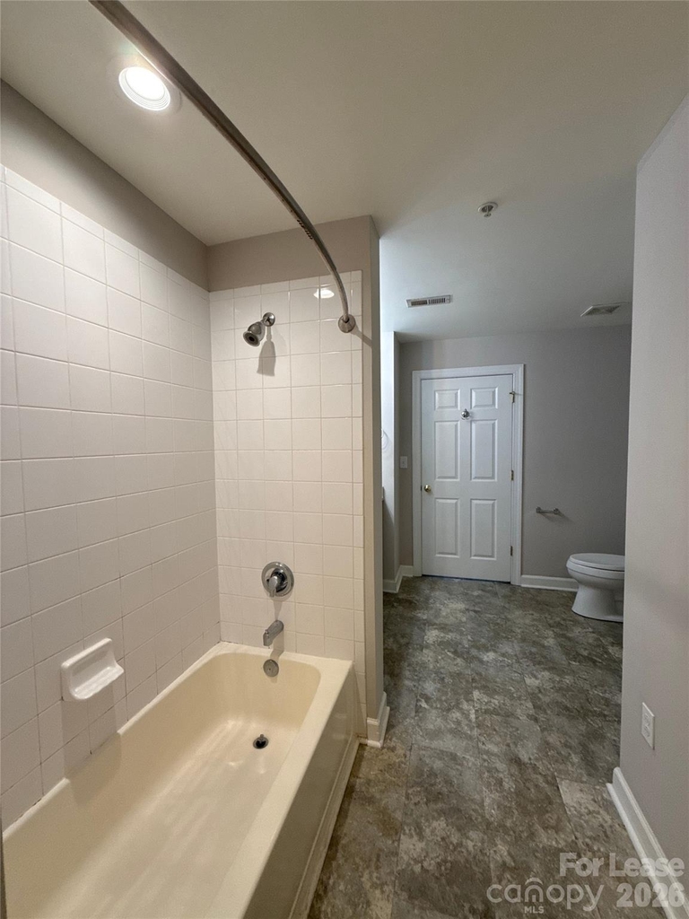 718 W Trade Street - Photo 8