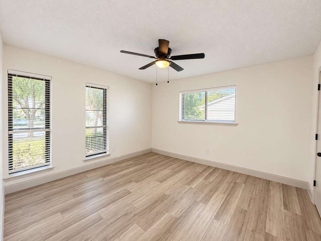 2404 Kentfield Lane - Photo 11