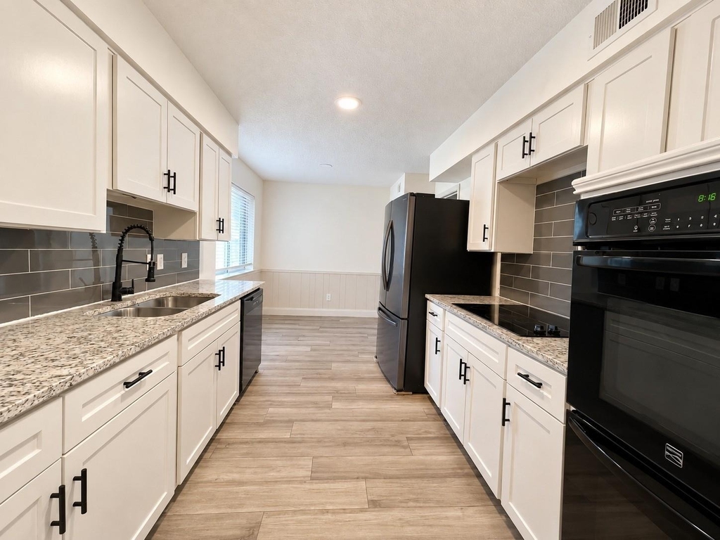 2404 Kentfield Lane - Photo 7