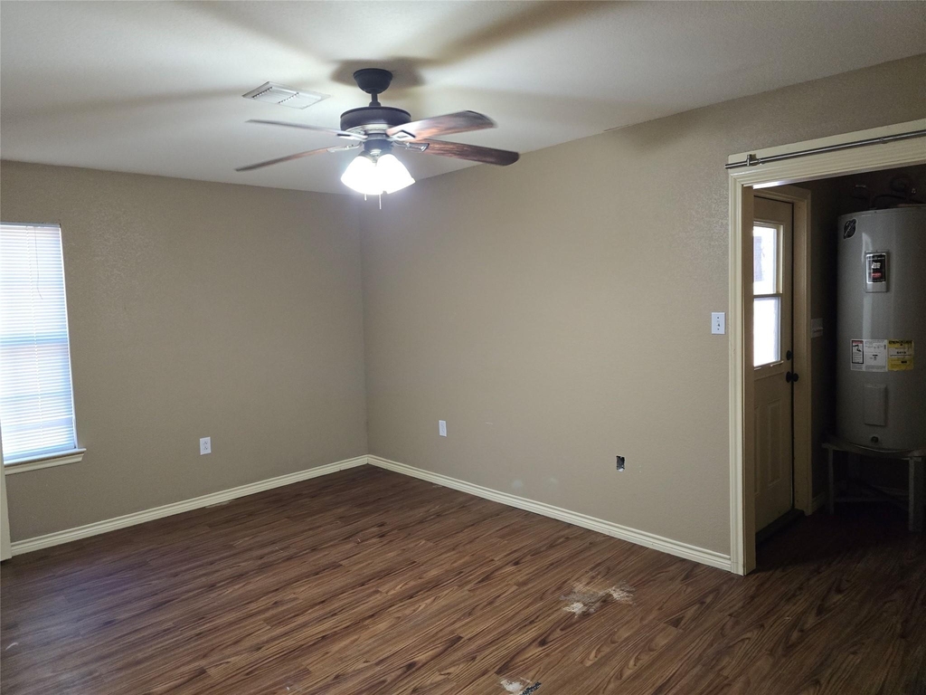1003 Travis Avenue - Photo 1
