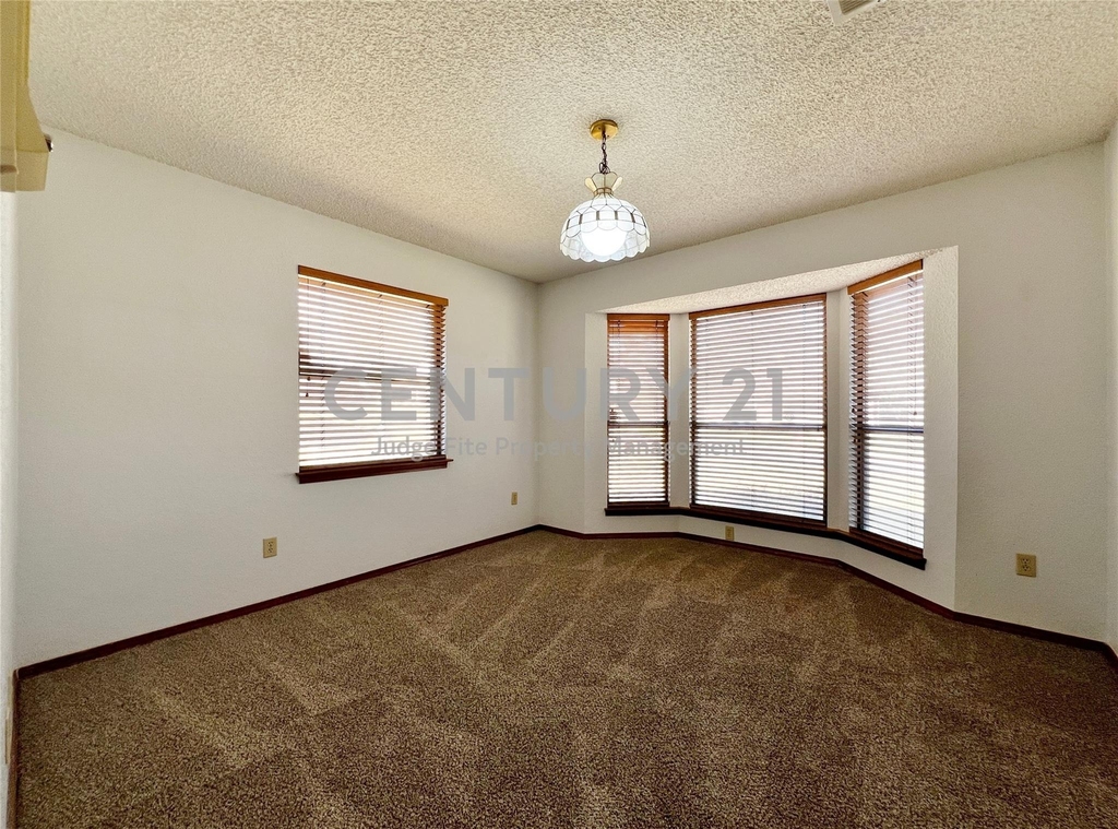 812 Newport Road - Photo 19