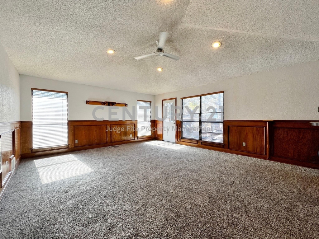 812 Newport Road - Photo 23