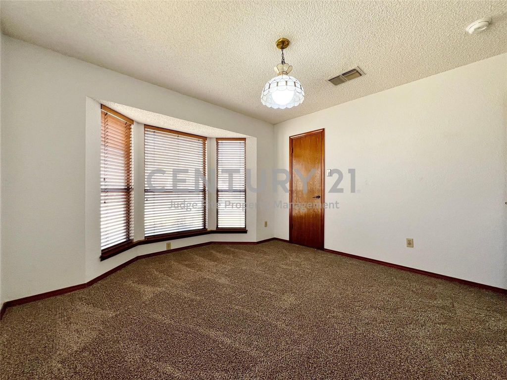 812 Newport Road - Photo 20
