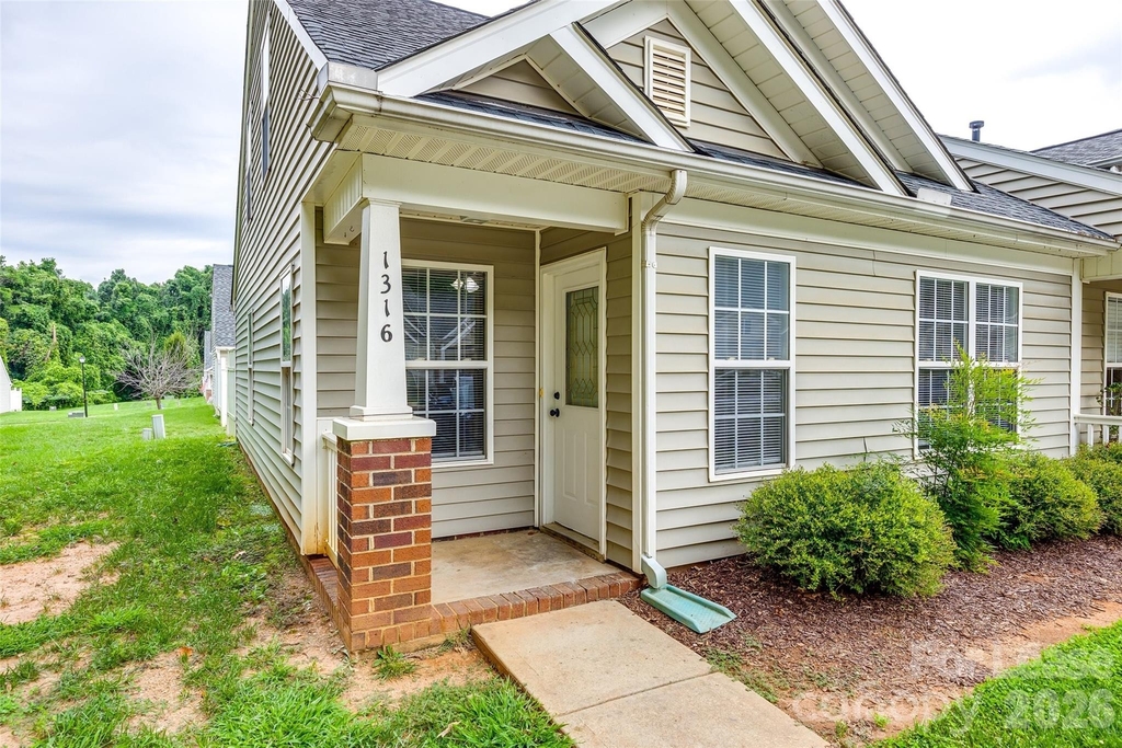 1316 Dan Drive - Photo 1