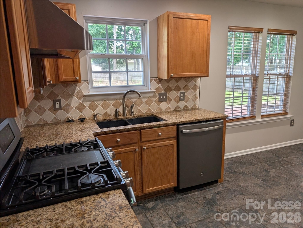 9935 Redbud Tree Court - Photo 5