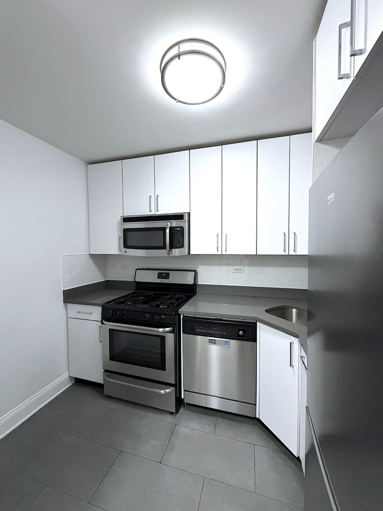 East 82nd Street - Photo 1
