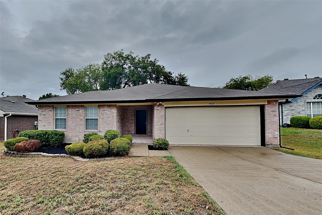 4405 Baccarat Drive - Photo 0