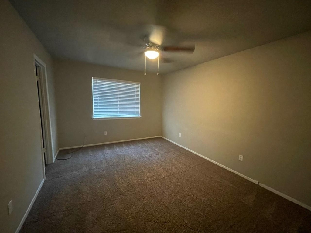 1517 Vanderbilt Drive - Photo 4