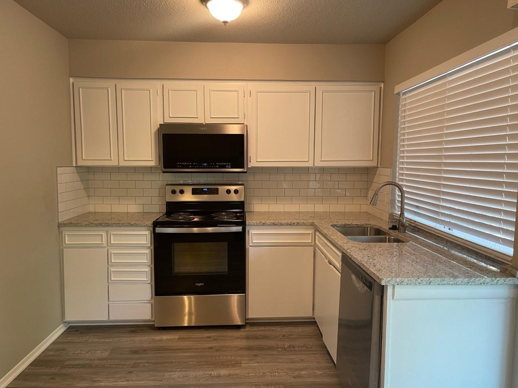 1517 Vanderbilt Drive - Photo 3