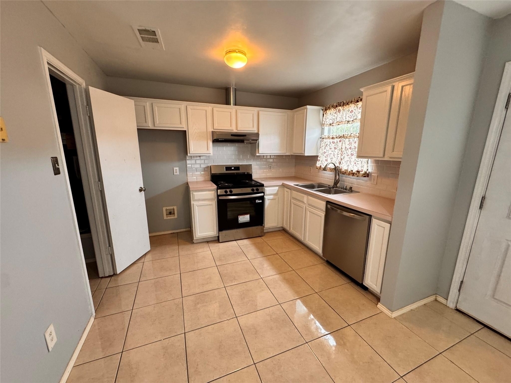 4470 Falls Drive - Photo 6