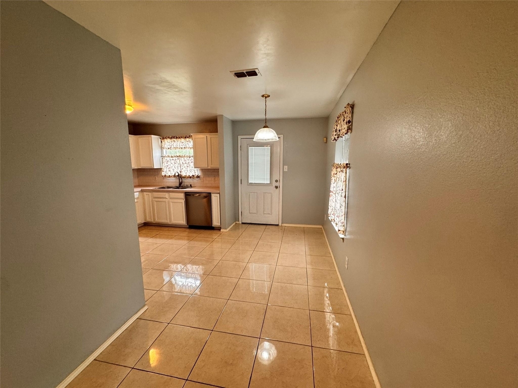 4470 Falls Drive - Photo 4