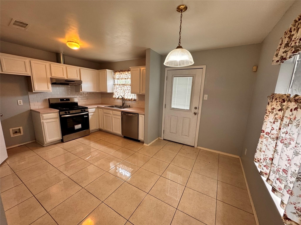 4470 Falls Drive - Photo 5