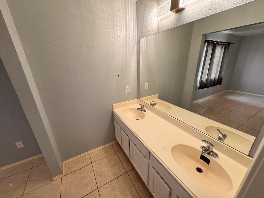 4470 Falls Drive - Photo 18