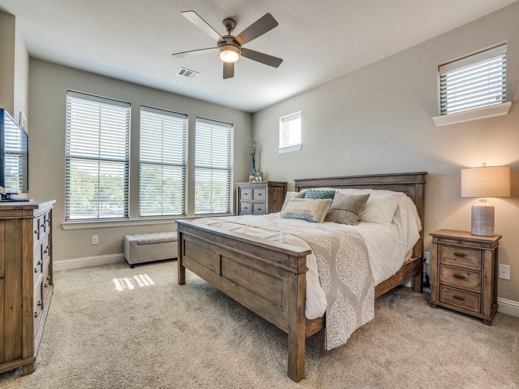 1074 Manacor Lane - Photo 4