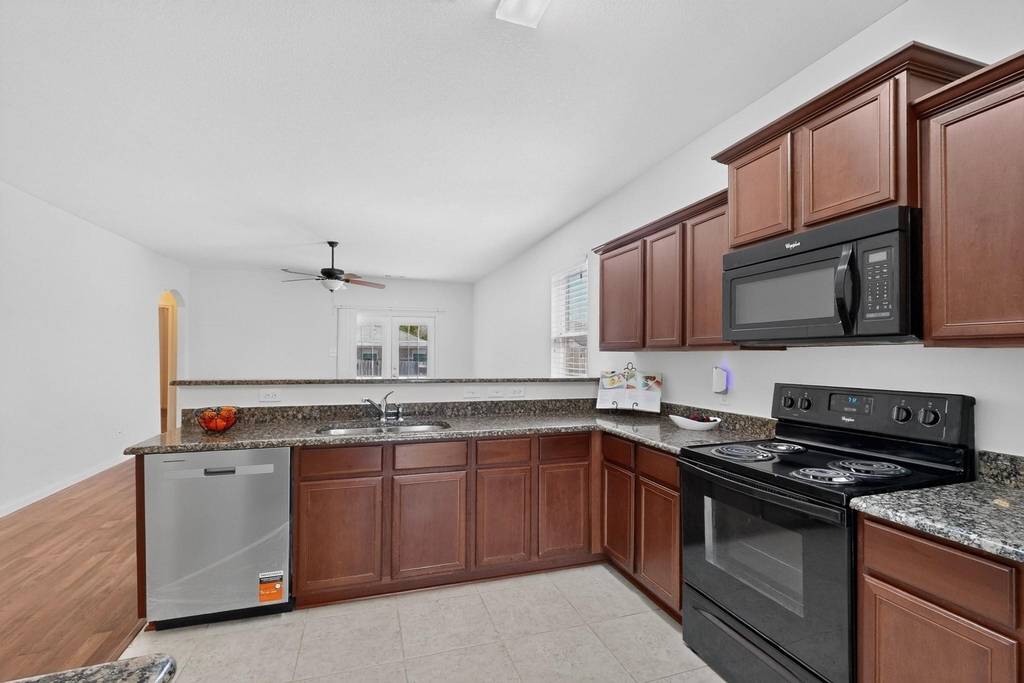 215 Magnolia Drive - Photo 11