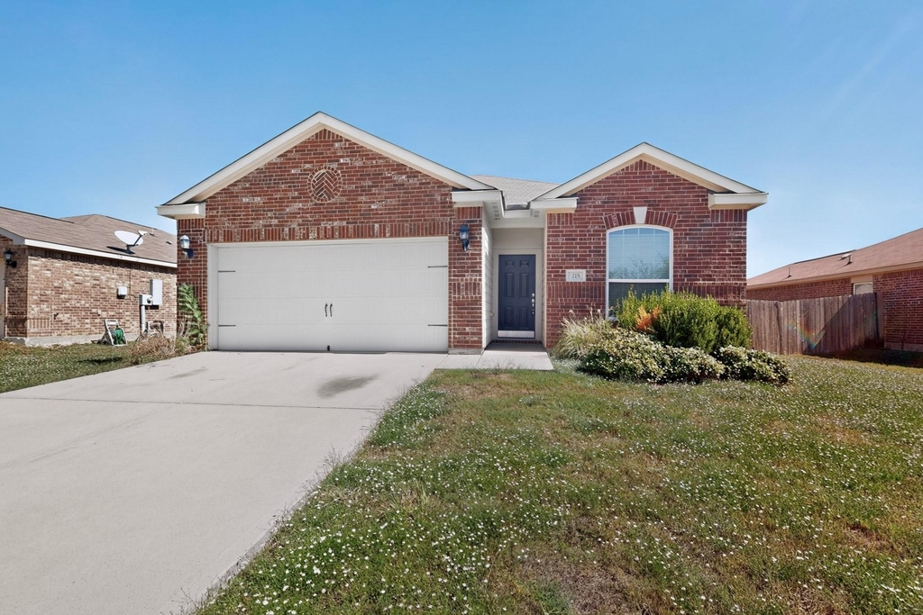 215 Magnolia Drive - Photo 1