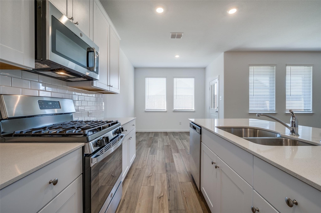 4016 Kaufman Court - Photo 9